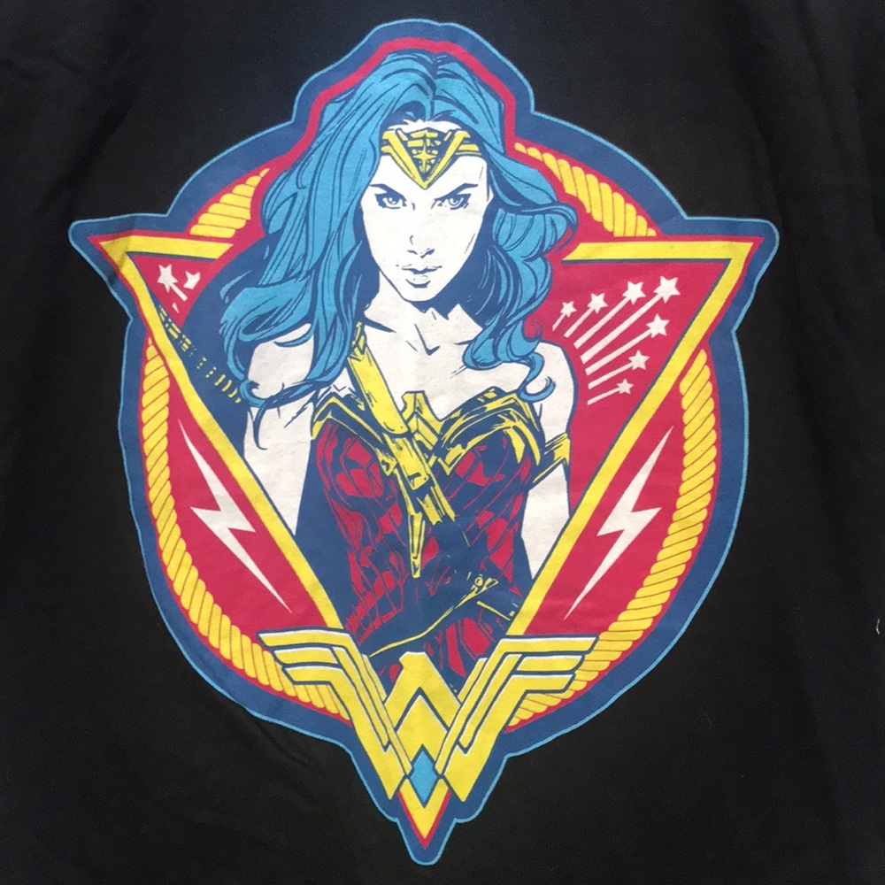 Wonder Woman geekfuel exclusive shirt